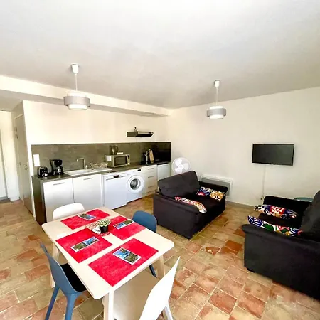 Les De Appartamento Claret (Herault)